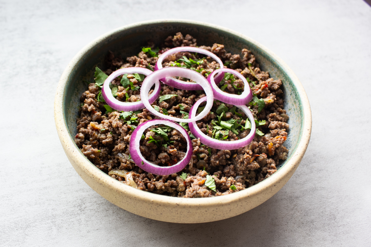 Khara masala keema with sliced onion